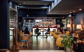 Peakture Hotel  4*